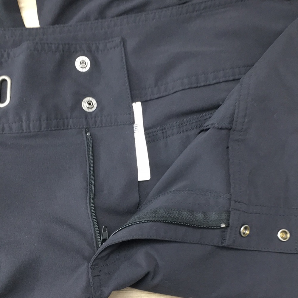 Columbia Black Trail Convertible Capri Pants Womens 14 Omni Shield Hiking - Picture 10 of 13